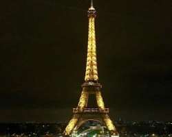 Tiffany is a travel enthusiast and shared a photograph of her trip to Eiffel Tower, Paris on her Instagram.